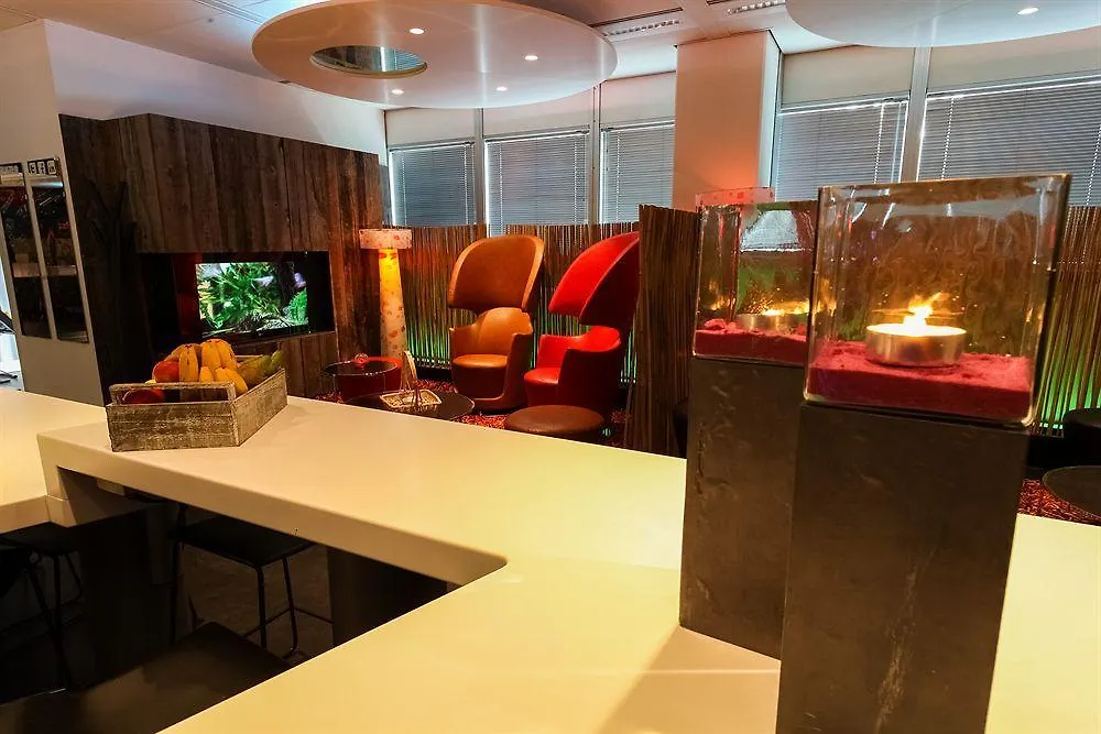 Qbic Amsterdam Wtc Otel